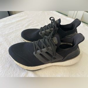 Gently used pair of Adidas Ultraboosts. Excellent condition.